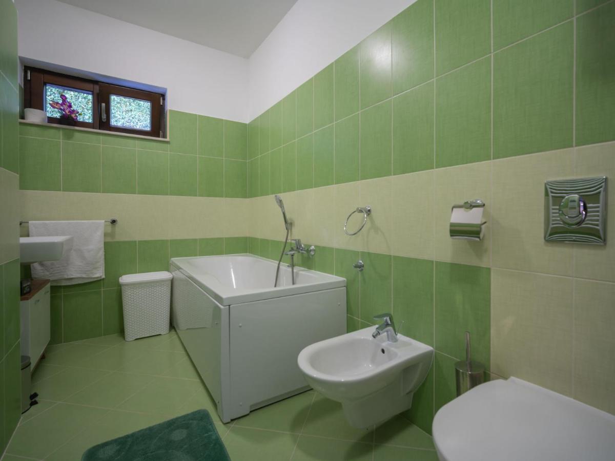 Apartment Damir By Interhome Laurana Esterno foto
