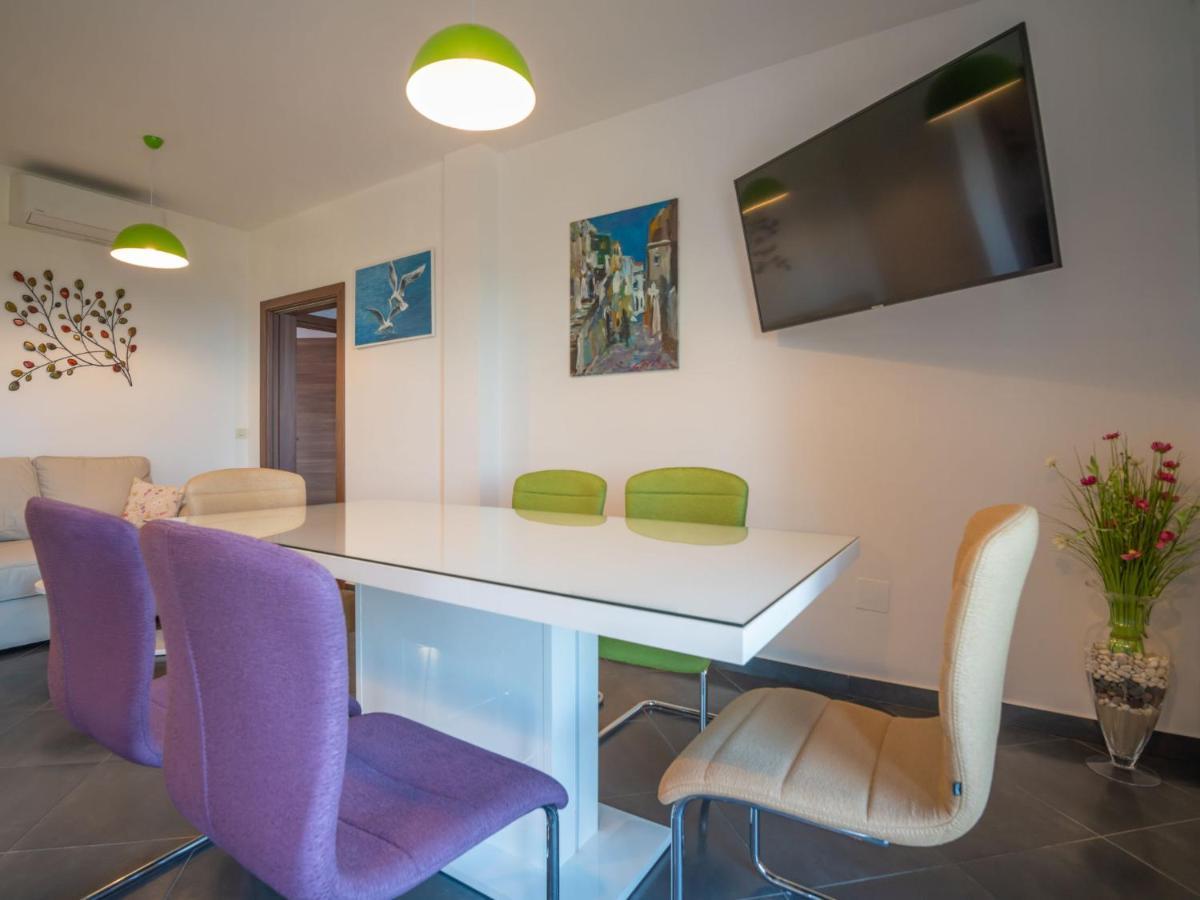 Apartment Damir By Interhome Laurana Esterno foto