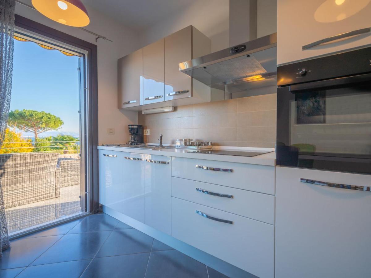 Apartment Damir By Interhome Laurana Esterno foto